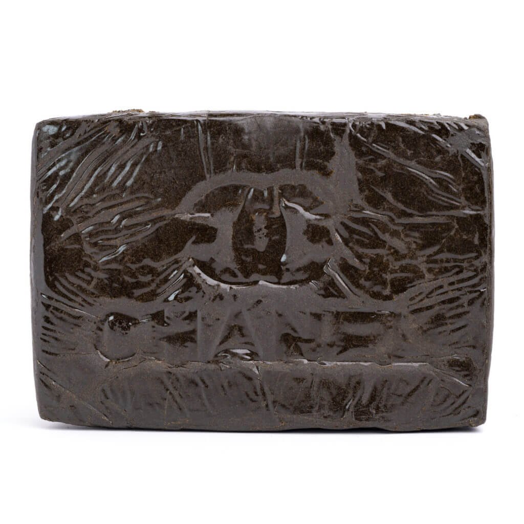 Chanel Hash 40% THC – Résine premium à fort effet Chanel Hash 40% THC – Résine premium à fort effet